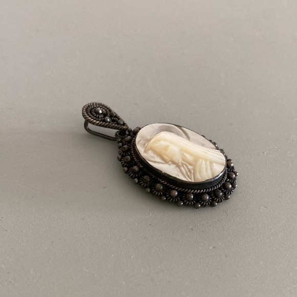 Vintage Jerusalem Pendant Religious Christian Necklace Oval Sterling and Shell - Picture 2 of 6